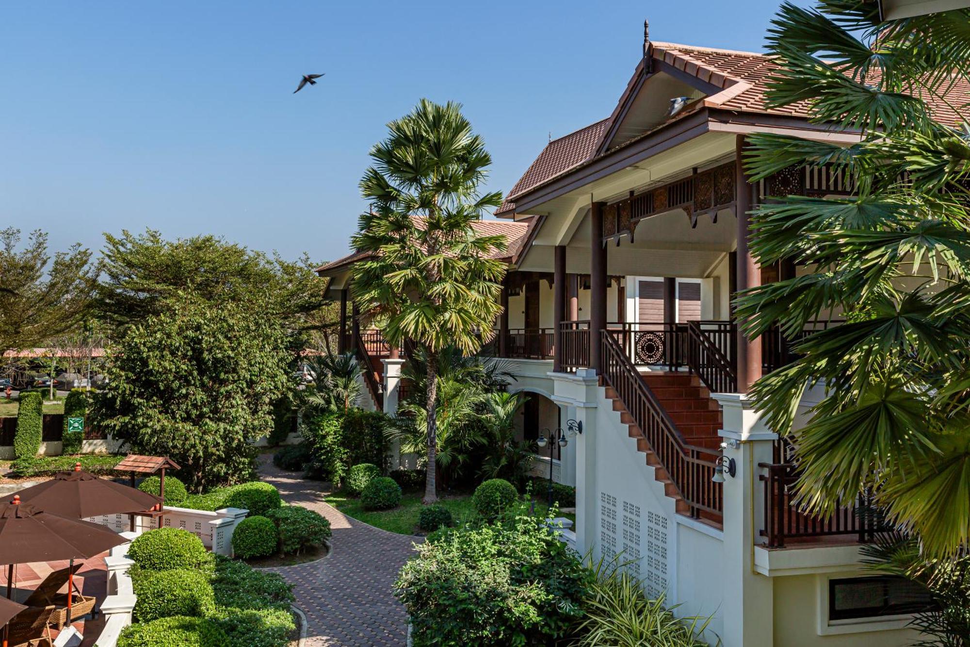 Horizon Village & Resort Doi Saket Exterior photo